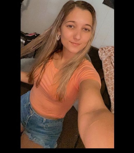 onlyneedbri modèle pornographique images