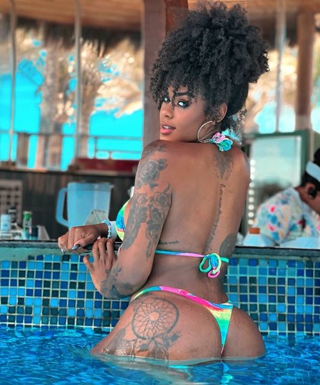 Lais Oliveira modèle meilleur collection