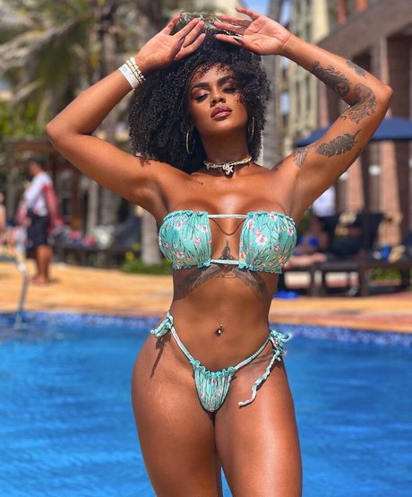 Lais Oliveira meilleure étoile galeries