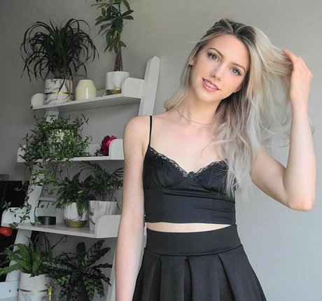 Kimcella modèle chaud des photos