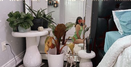 Jasdeep Johal actrice érotique image