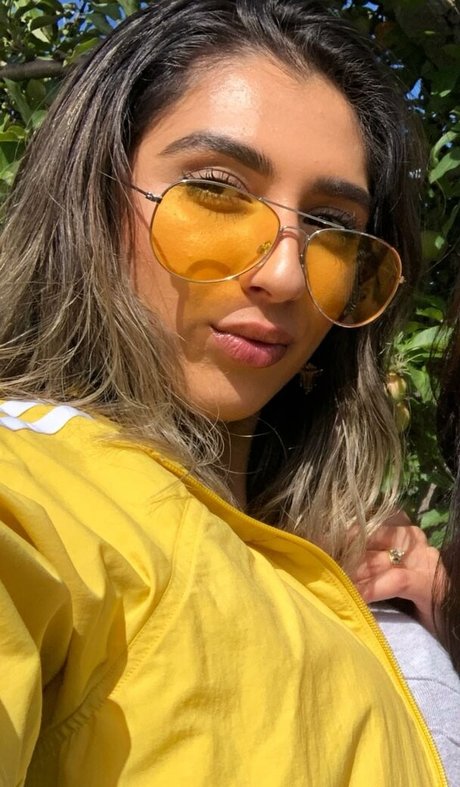 Jasdeep Johal sexe de star du porno image