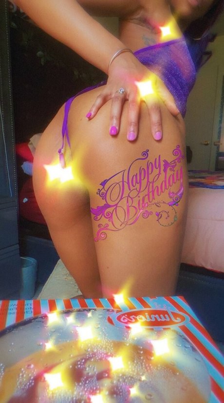 Hunnie D Bunnie sexe star photos