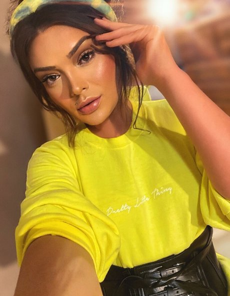 Imogen Loxley haut modèle photo