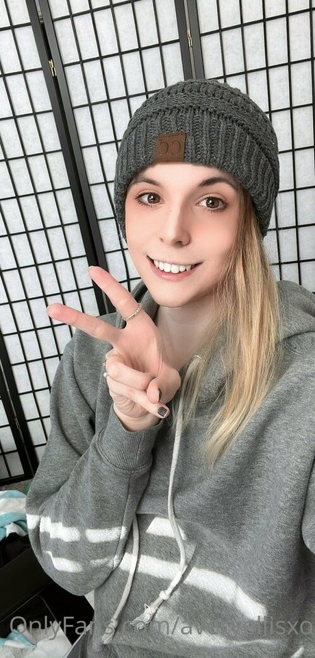 Avery Ellis star du porno en haute qualité photo