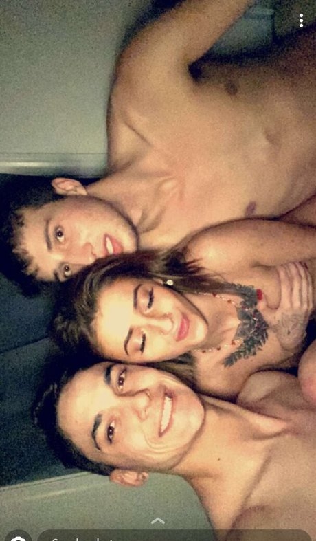 reine de pique onlyfans pornographique exclusif images