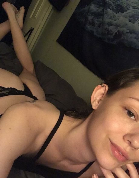 pom-pom girl asiatique onlyfans gratuit xxx photos