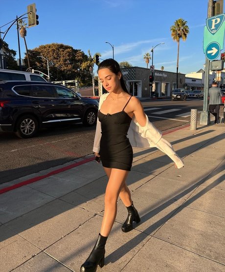 Angela Marmol modèle érotique img