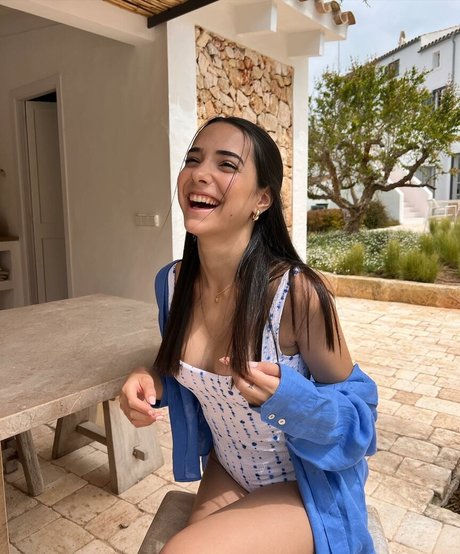 Angela Marmol nus étoiles galeries