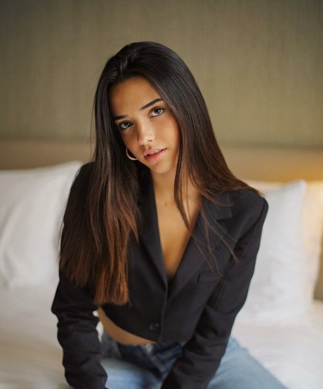 Angela Marmol star érotique galeries