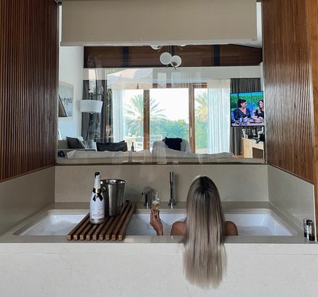 Mishel Zabelman modèle sympa des photos