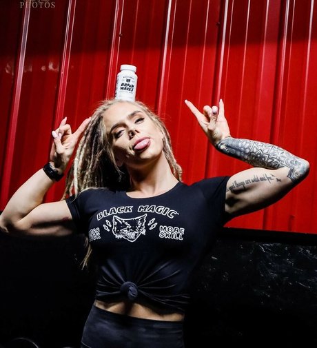 Mel With The Dreads modèle img