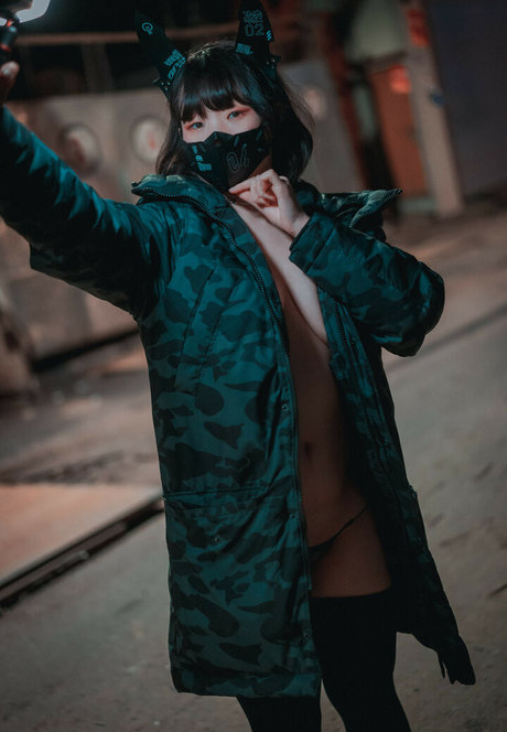 Djawa Jenny actrice nue photo