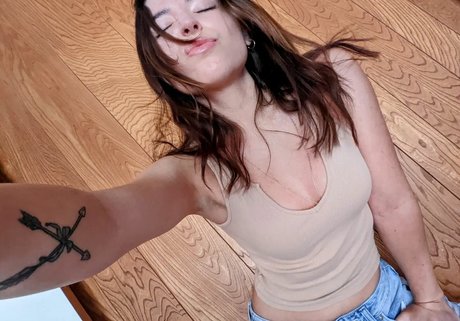 Autumn Farrell modèle parfait img