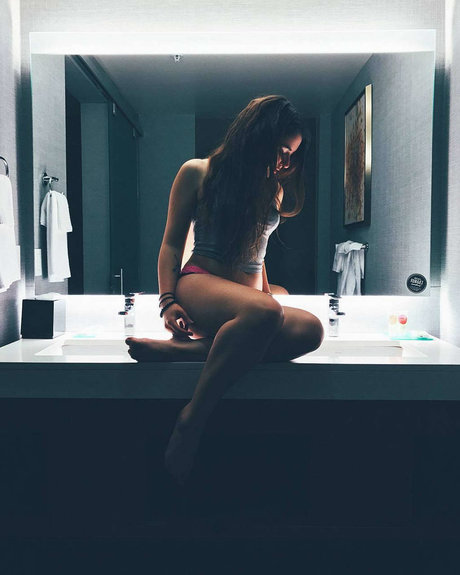 Autumn Farrell belle star du porno images