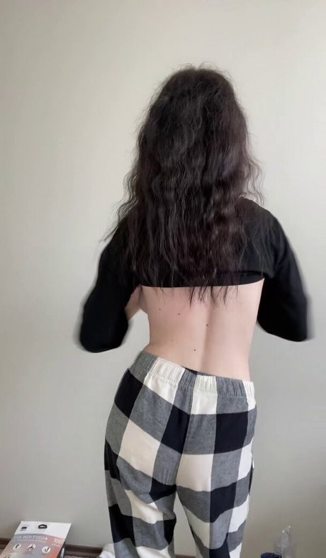 Olivia Evenstar modèle sympa photos