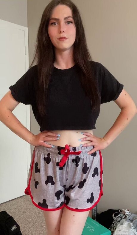 Olivia Evenstar modèle artistique des photos