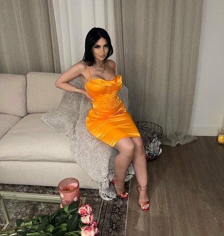 FeetByJo modèle érotique collection