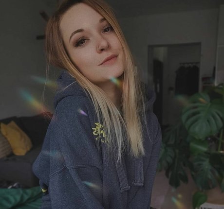 adolescents jeunes onlyfans nus gratuits des photos