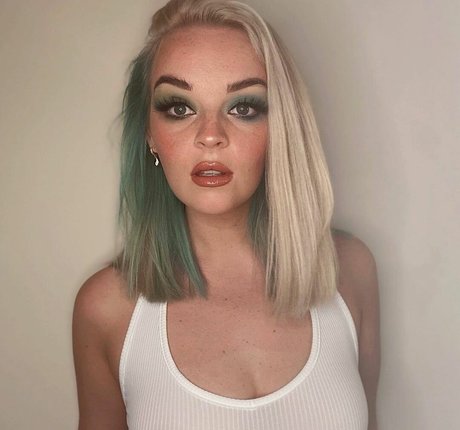 Emily Rose Perrin beau modèle photos