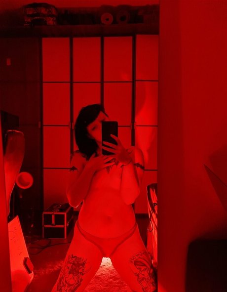 mybeautifulnightmare actrice chaude images