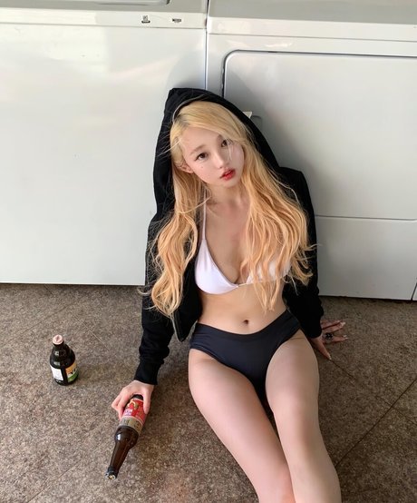 fans asiatiques de findom uniquement xxx pornographique image