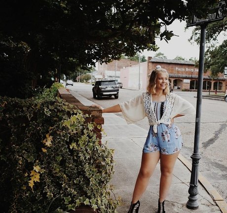 rousse aux gros seins onlyfans sexy exclusif galeries