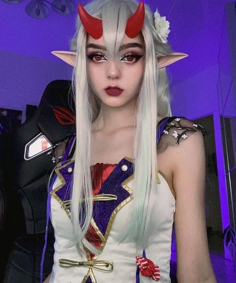 Madness Alise modèle pornographique photos