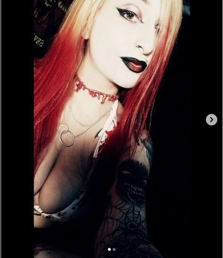 The Bloodwitch star du porno gratuit galerie