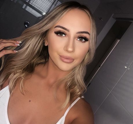 string gros cul onlyfans bel art galerie