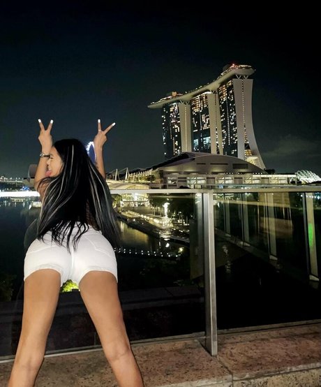 ébène baise onlyfans art chaud archive