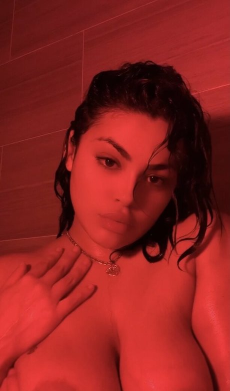 RosalbaNaomi star du porno chaud des photos