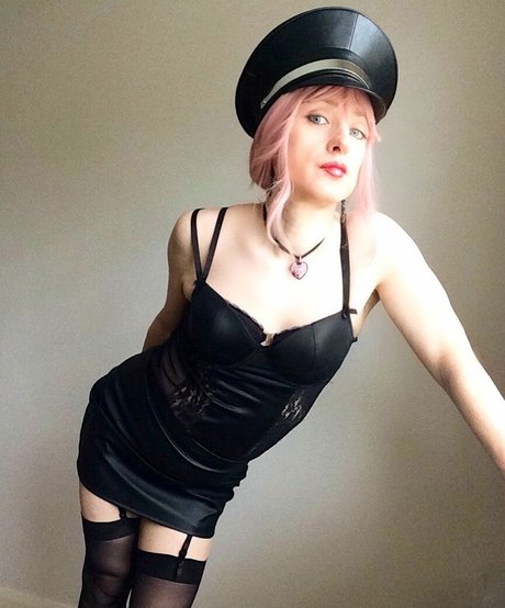 déshabillage onlyfans belle définition galeries