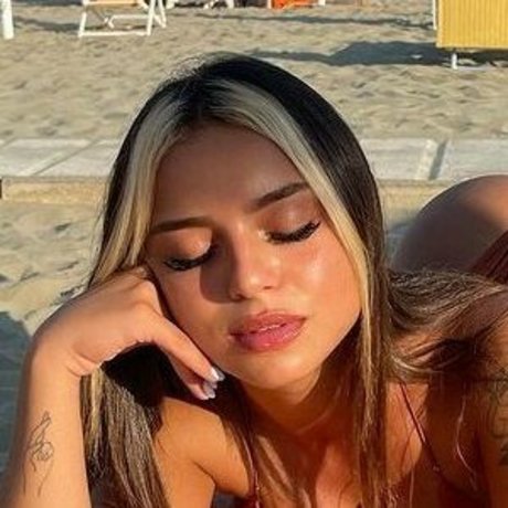 asiatique gratuit onlyfans chaud érotique photo