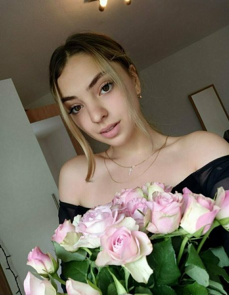 monica01 03 modèle pornographique image