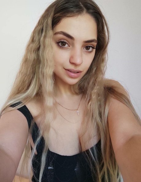 monica01 03 nus étoiles des photos