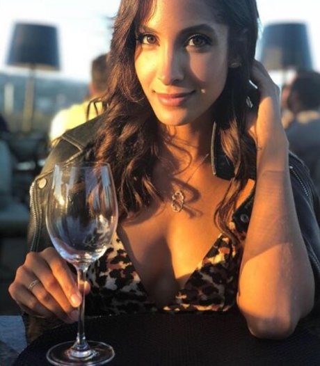 Christel Khalil modèle magnifique des photos
