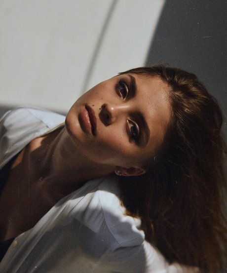 Dasha Komarova haut étoile image