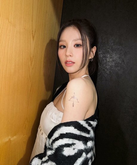 HeeJin xxx étoile image