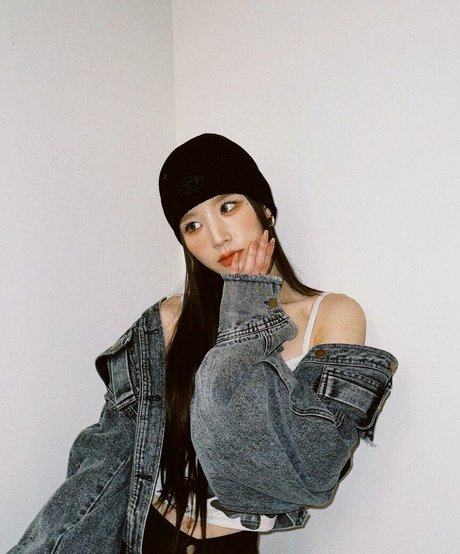 HeeJin modèle images