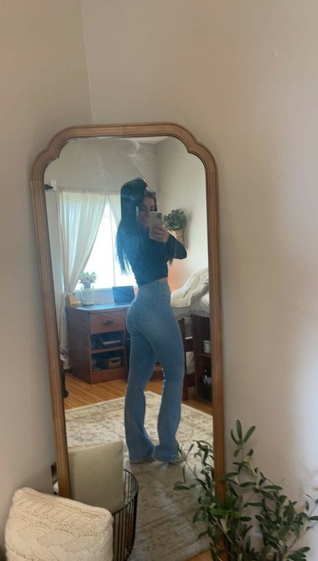 Sofiacrnilovic étoile sexy photos