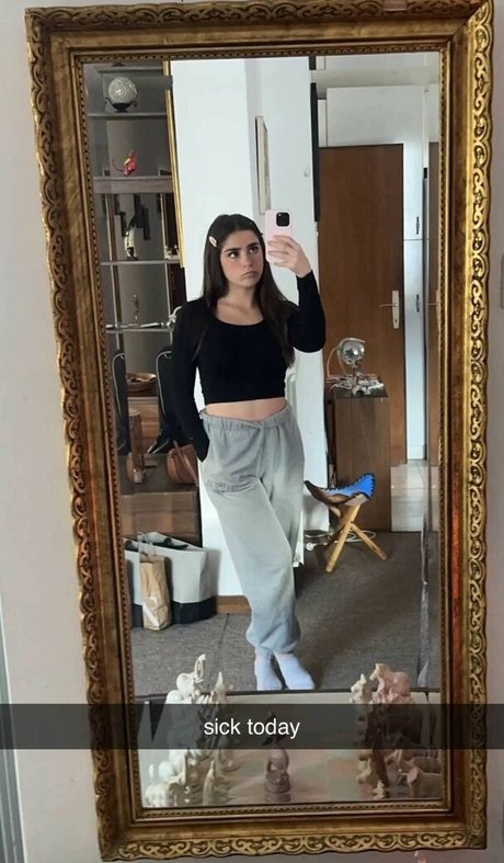 Sofiacrnilovic modèle nu photos