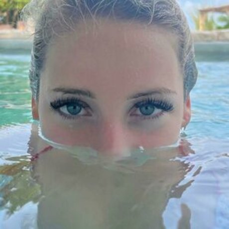 Bethystory star du porno sexy image