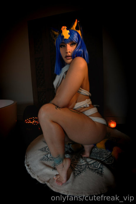 Cute Freak star du porno de haute qualité img