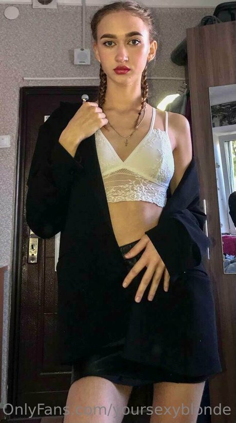 Sexy Blonde modèle chaud photos