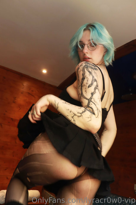 Lyra Crow modèle sexy collection