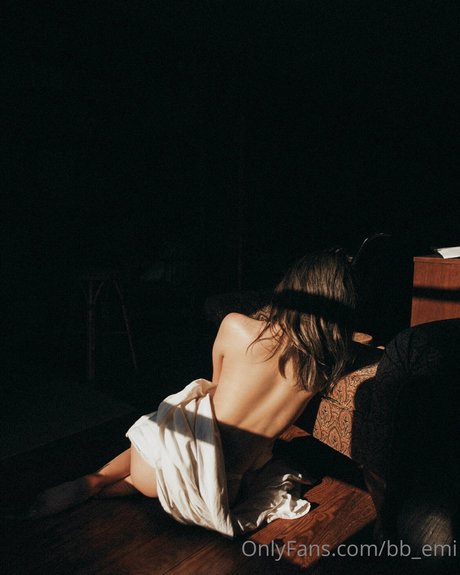 Emily the bearrr haut étoile photos