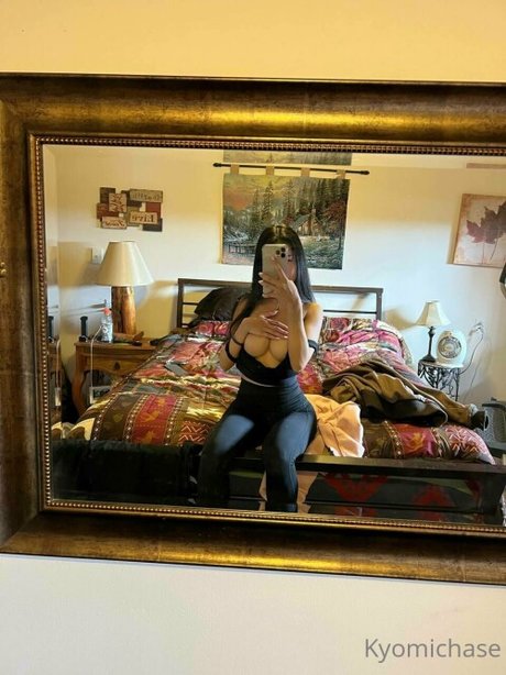 Kyomi Chase_ étoile érotique collection