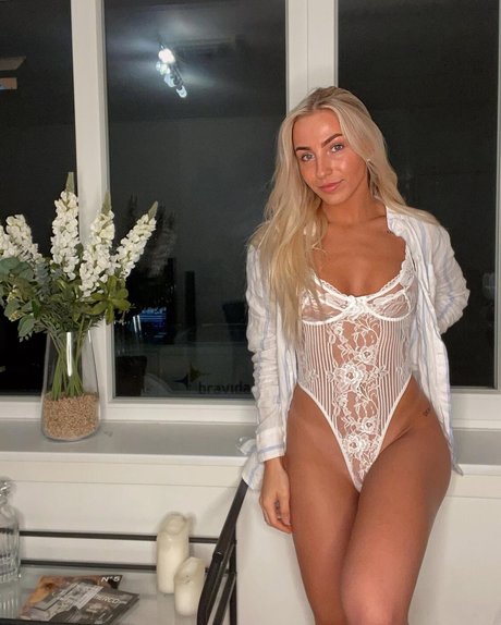 Vanessa Johansen star du porno belle collection