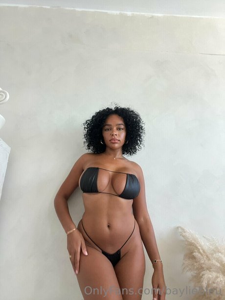 Bayliebleu actrice chaude photo